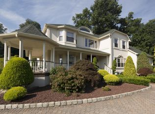 49 Takolusa Dr, Holmdel, NJ 07733
