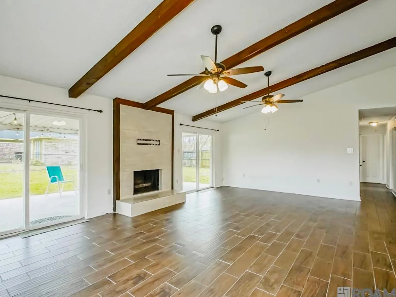 4 bed, 2.0 bath, 1942 sqft, $2,200 — Photo 2