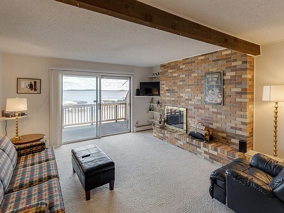 3rd image of 9212 Edgewater Cir S APT 202