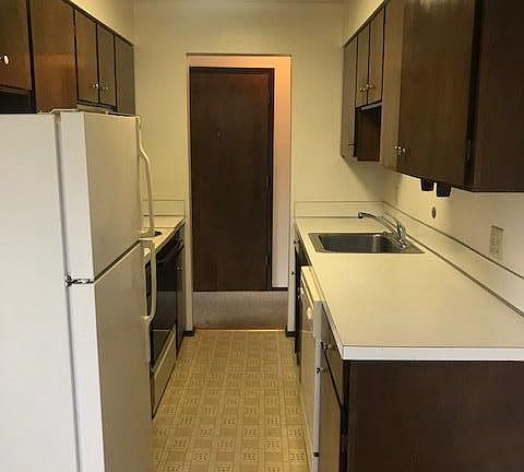 3rd image of 2031 Franklin Ave E APT 400