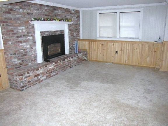 FR w/ Gas Fireplace