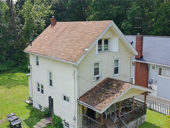 3rd image of 692 Blanche St