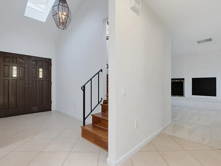 2039 Lemon Ave — Photo 7