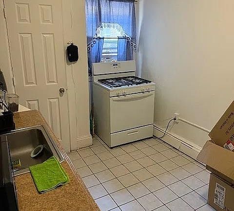 2nd image of 44 W 54th St #2F