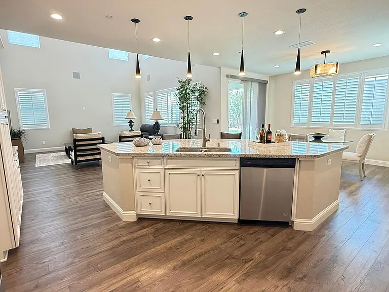 1821 W Corvina Ave — Photo 6