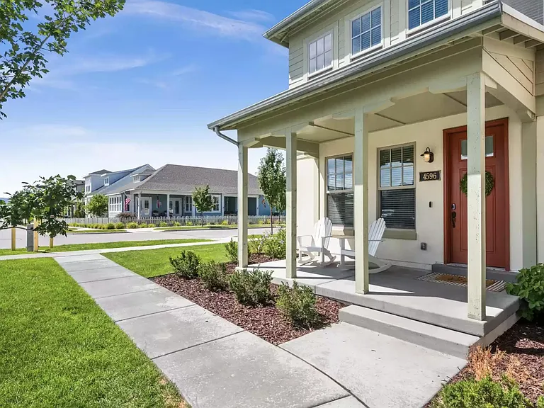 4596 W Serendipity Way — Photo 2