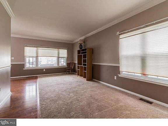 4th image of 650 Acer Ave