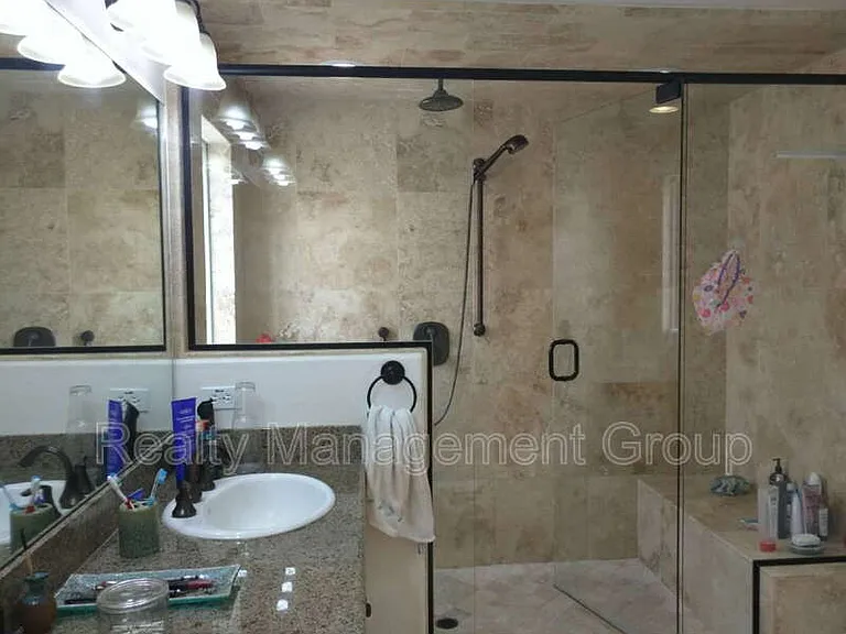 2018 Hornblend St — Photo 12