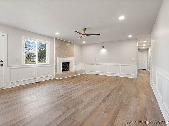 5th image of 27369 E 64th St