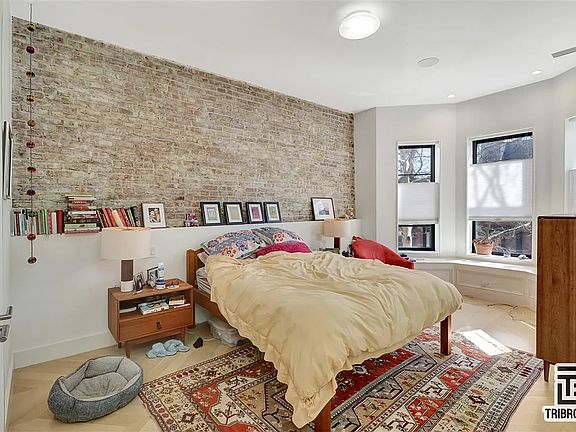 4th image of 135 Engert Ave #1F