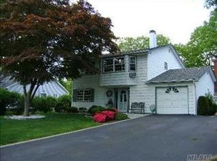 1019 Coates Ave, Holbrook, NY 11741
