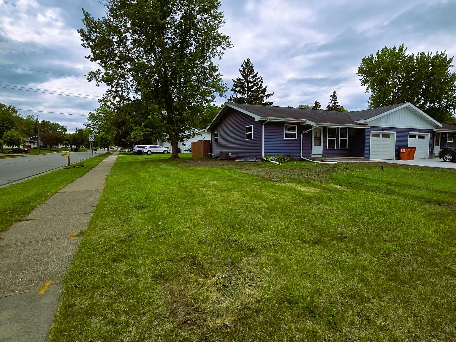 3 bed, 1286 sqft, $1,800 — Photo 1