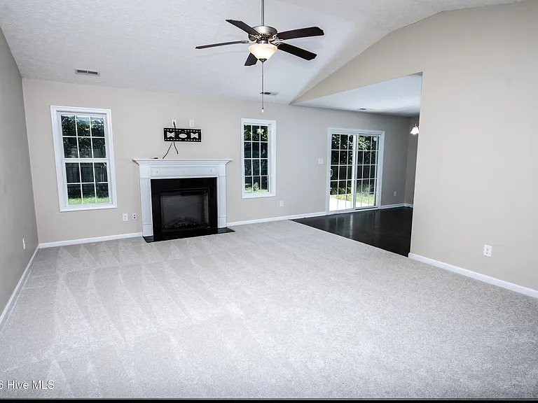 112 Patriot Ct — Photo 5
