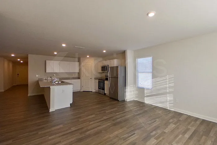 404 Bohannon Dr — Photo 2