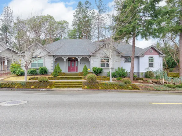 2266 Haviland Dr, Grants Pass, OR 97527
