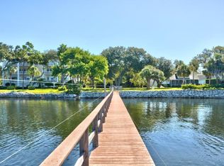 1129 Victoria Dr, Dunedin, FL 34698