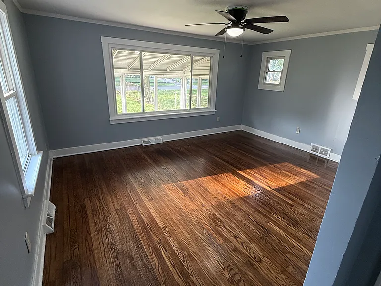 532 E Bernhard Ave — Photo 9