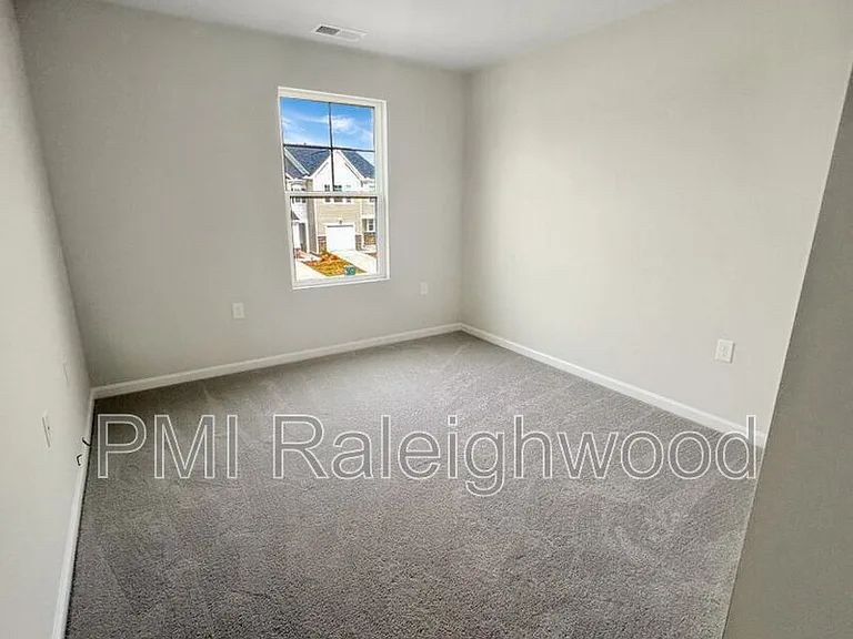 5028 Arkose Dr — Photo 13