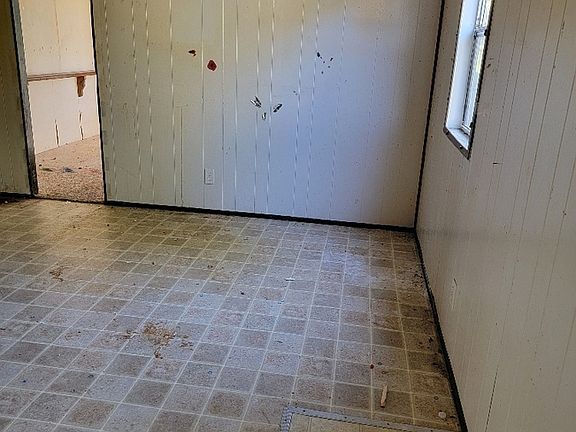 3rd image of 314 Menard Dr