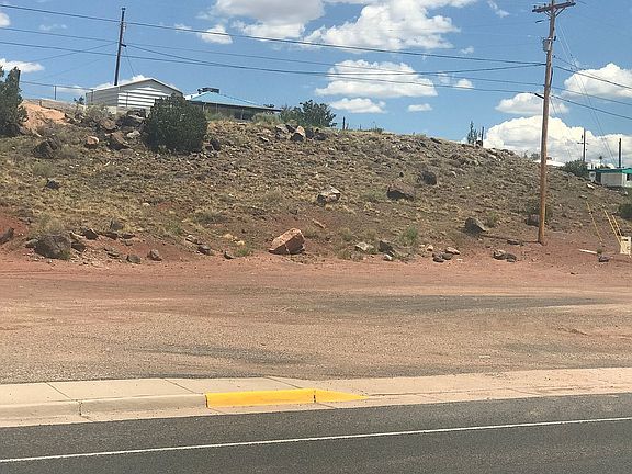 4th image of 1424 W Santa Fe Ave