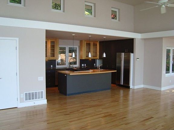 4th image of 6695 Beach Dr E