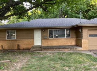 2229 S Pickwick Ave, Springfield, MO 65804