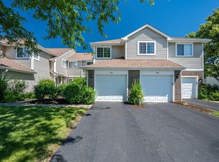 1136 E Cambria Ln S #1136, Lombard, IL 60148