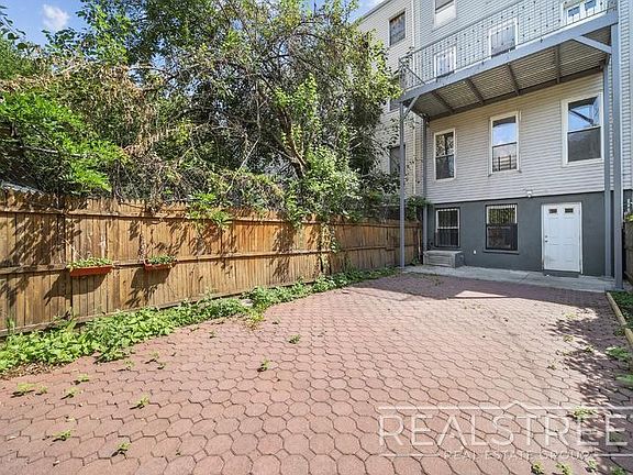4th image of 1127 Lafayette Ave #2