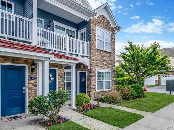 135 Rosebud Court #135, Patchogue, NY 11772