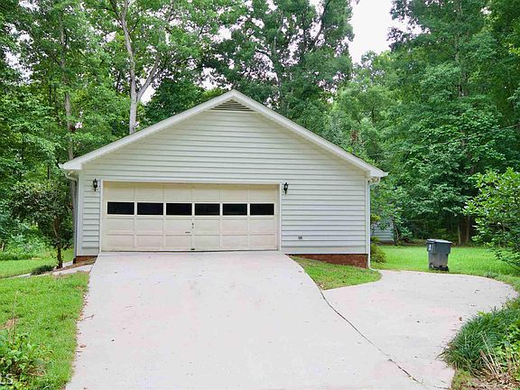 4th image of 100 Black Rock Ct