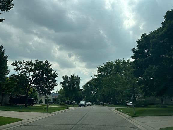 5th image of 700 Dressler Ln