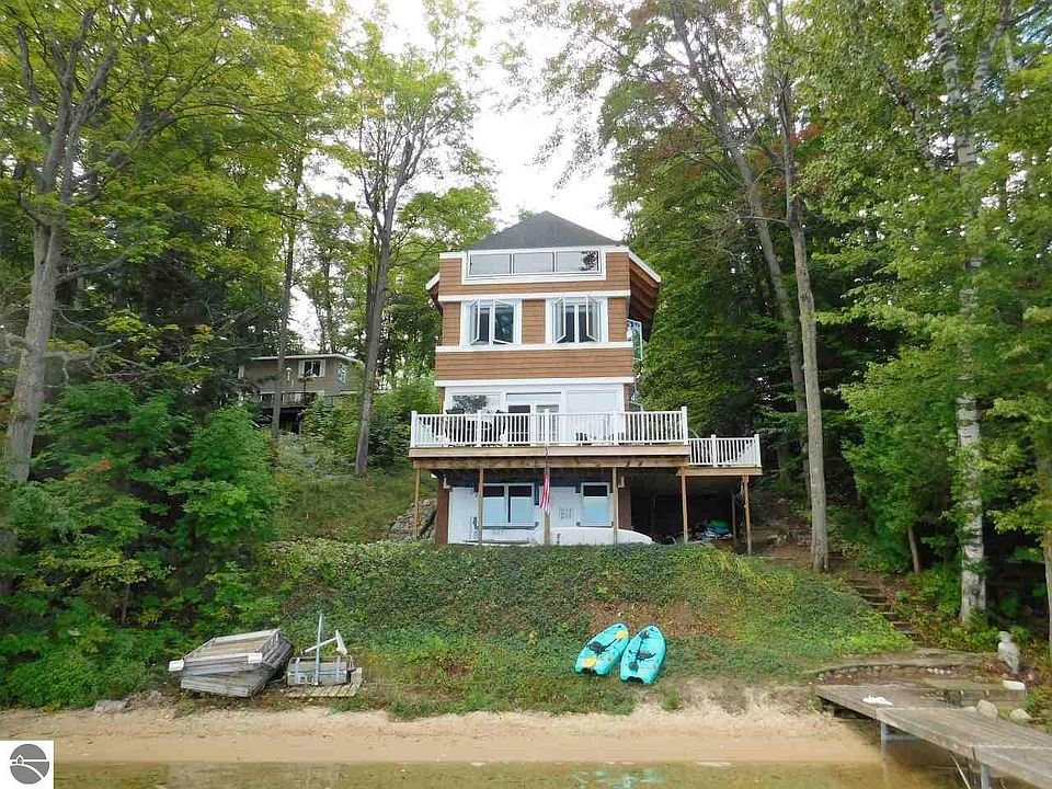 1st image of 9844 Edgewood Ave