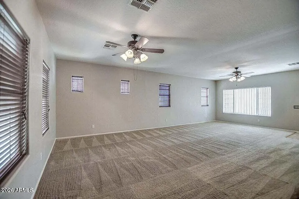 4 bed, 2.0 bath, 1930 sqft, $2,449 — Photo 4