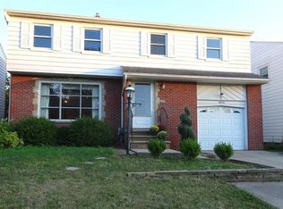 23950 Glenbrook Blvd, Euclid, OH 44117