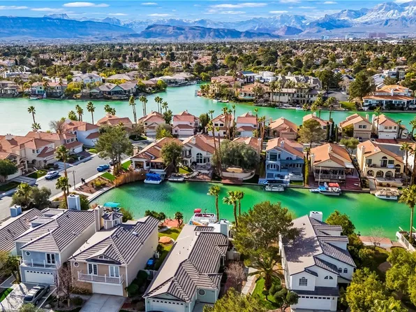 3056 Yankee Clipper Dr, Las Vegas, NV 89117