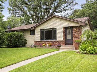 5209 Oconnell Dr, Mounds View, MN 55112