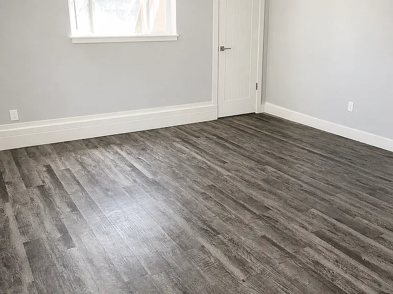 221 N Quince St — Photo 4
