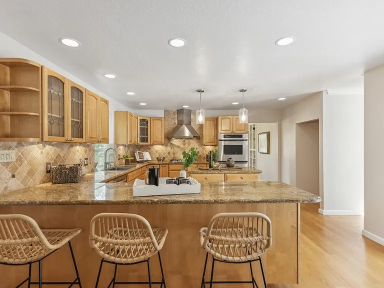 17474 Lakeview Dr — Photo 7
