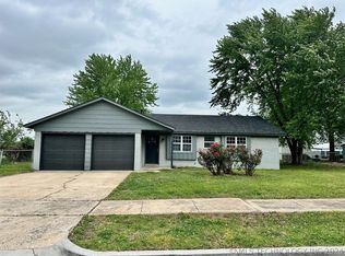 502 E Center St, Collinsville, OK 74021