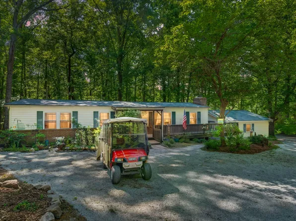721 Oak Ridge Dr, Cary, NC 27519