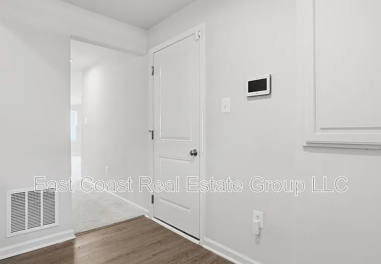105 Dripping Spring Dr — Photo 13