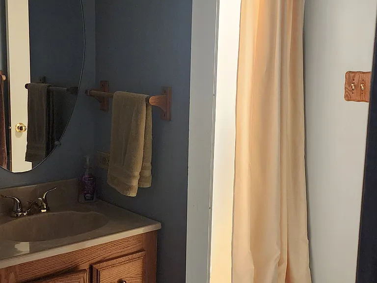 1022 Country Dr — Photo 7