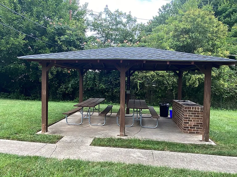 1002 Willow Dr #1 — Photo 14