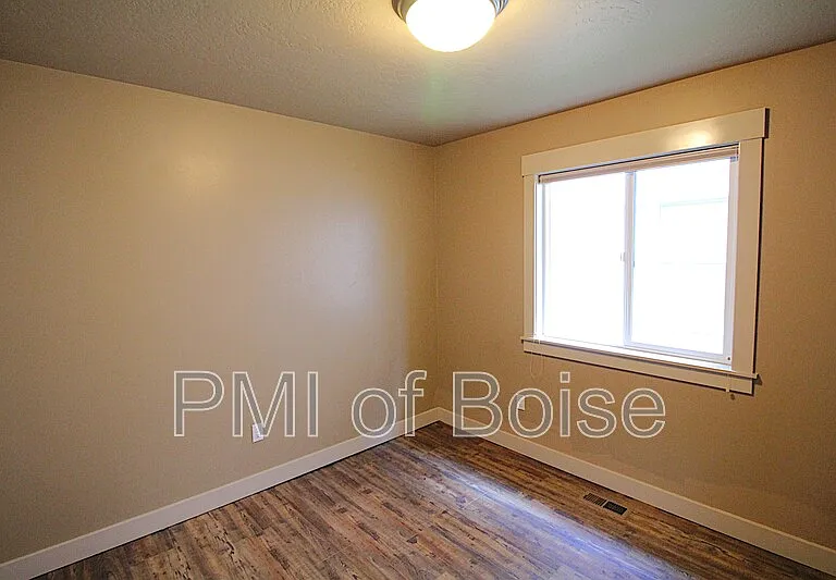 9699 W Montebello Dr — Photo 10