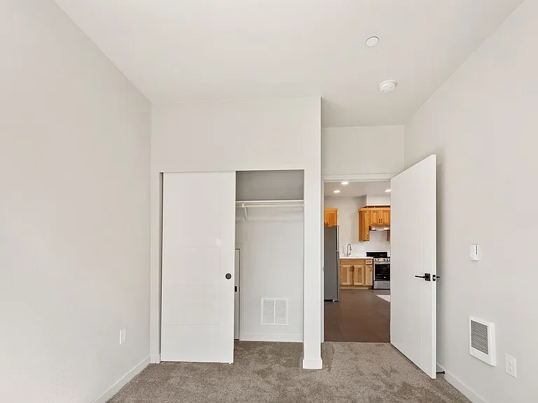 241 SE 80th Ave #103 — Photo 45