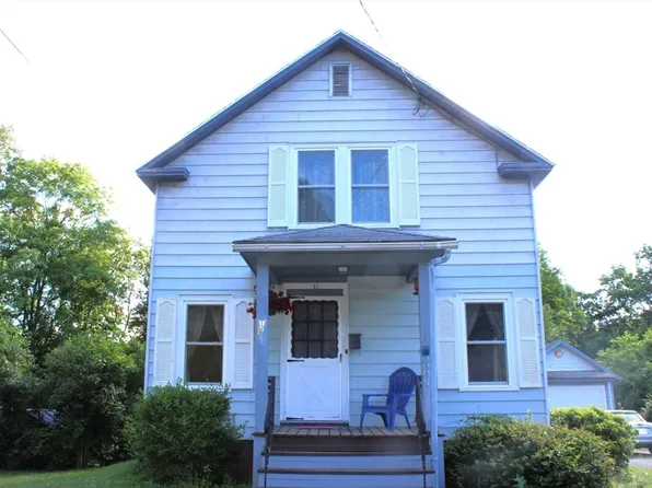 11 W High St, Erving, MA 01344