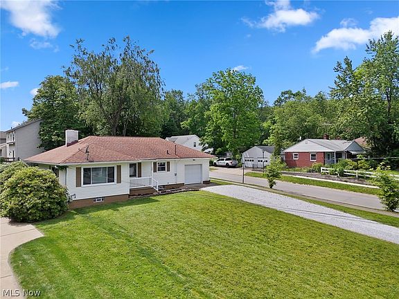 2nd image of 1068 Hilbish Ave