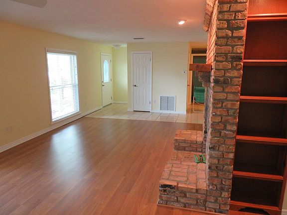 Living room / Fireplace