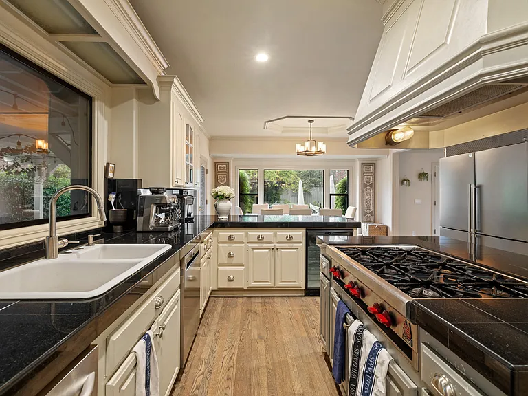 470 Eastin Dr — Photo 25