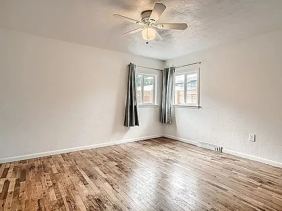 2135 Norwood Ave — Photo 13